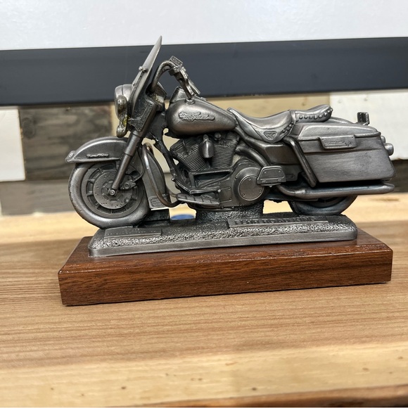 Pewter Harley Davidson 1995 Road King - Picture 3 of 12